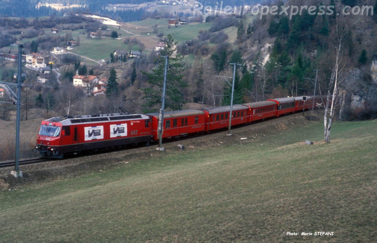 Ge 4/4 III 642 RhB à Filisur (CH)