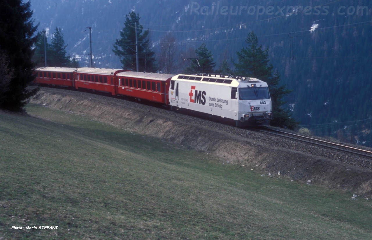 Ge 4/4 III 643 RhB à Filisur (CH)