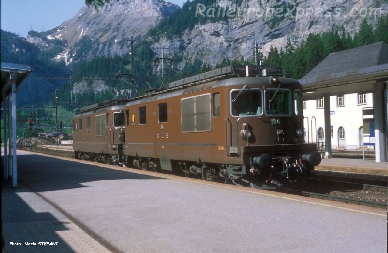 Re 4/4 184 BLS à Kandersteg (CH)