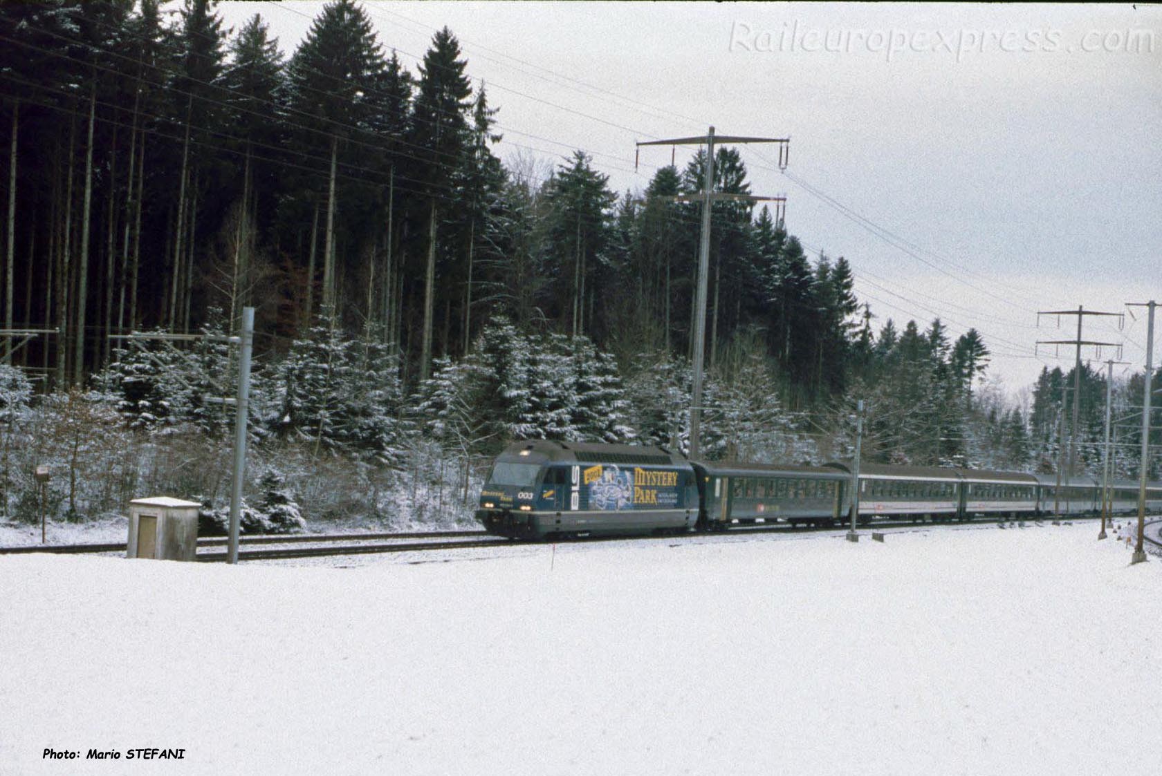 Re 465 BLS à Gümligen (CH)