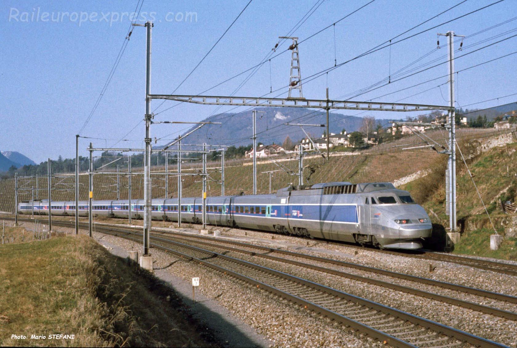 TGV SNCF à Auvernier (CH)