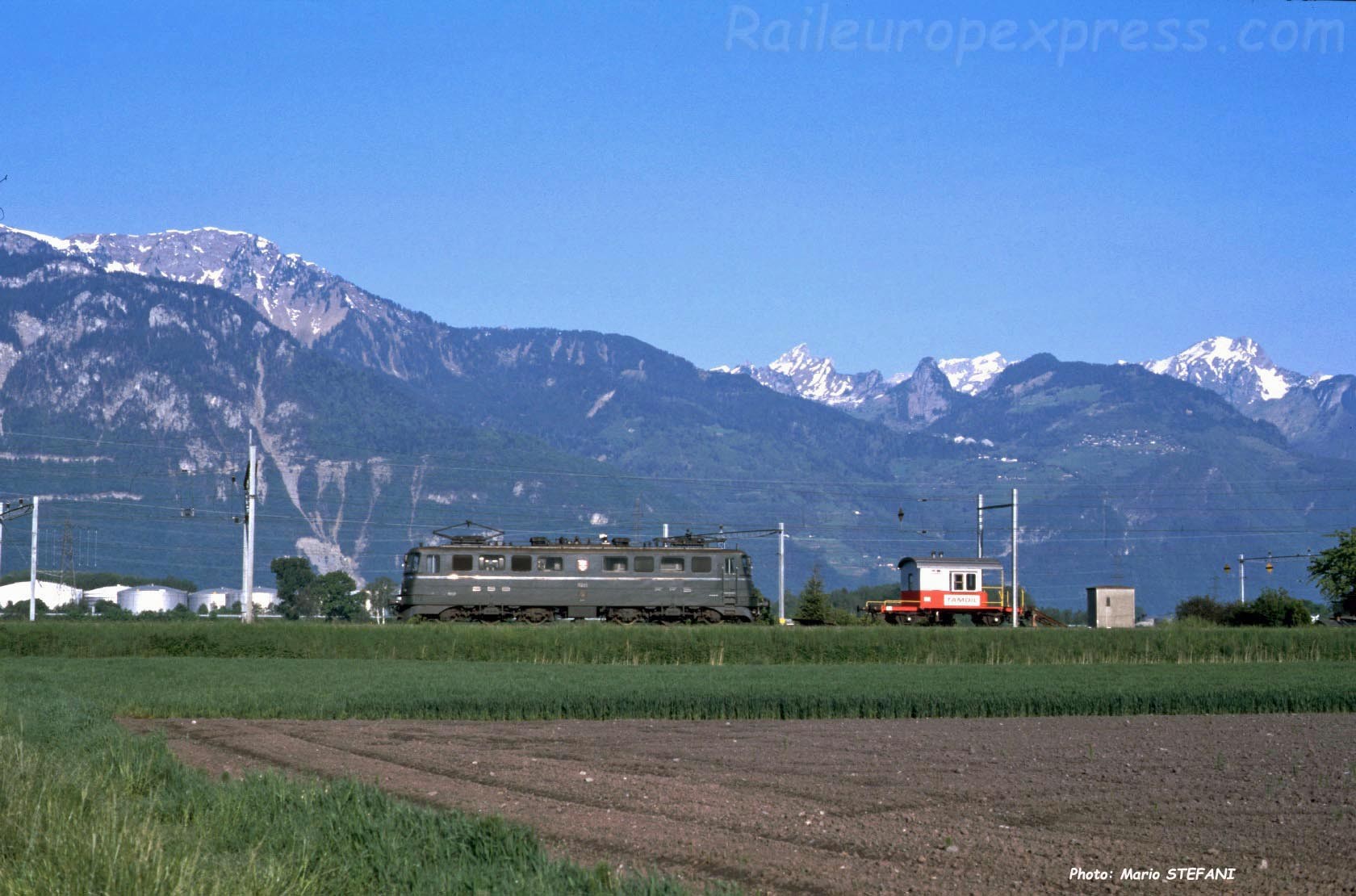 Ae 6/6 CFF à Aigle (CH)