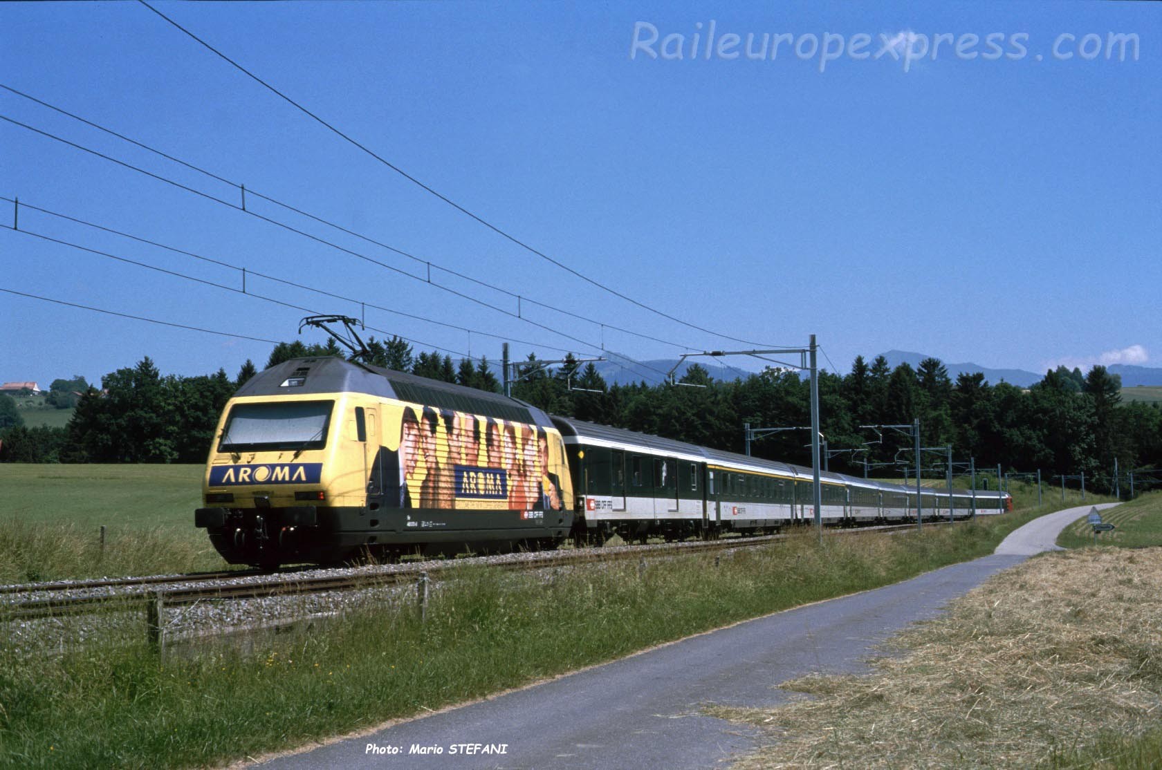 Re 460 070-6 CFF à Oron (CH)