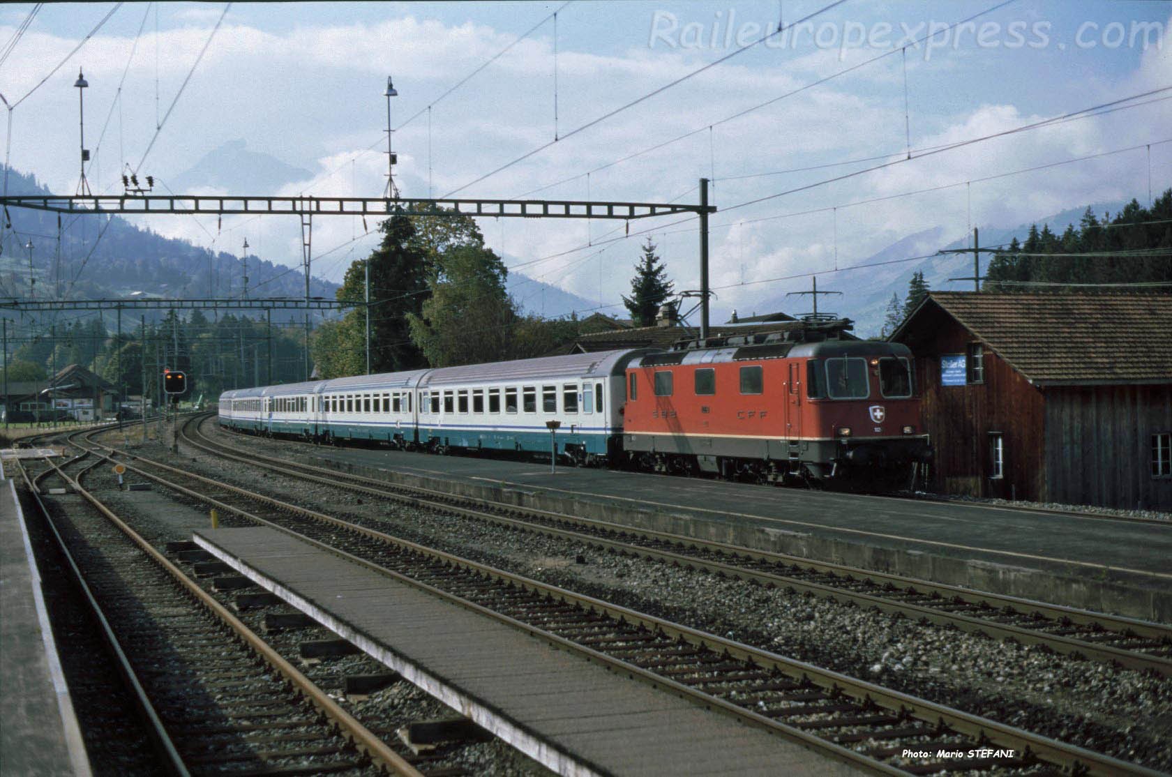 Re 4/4 II CFF à Reichenbach (CH)