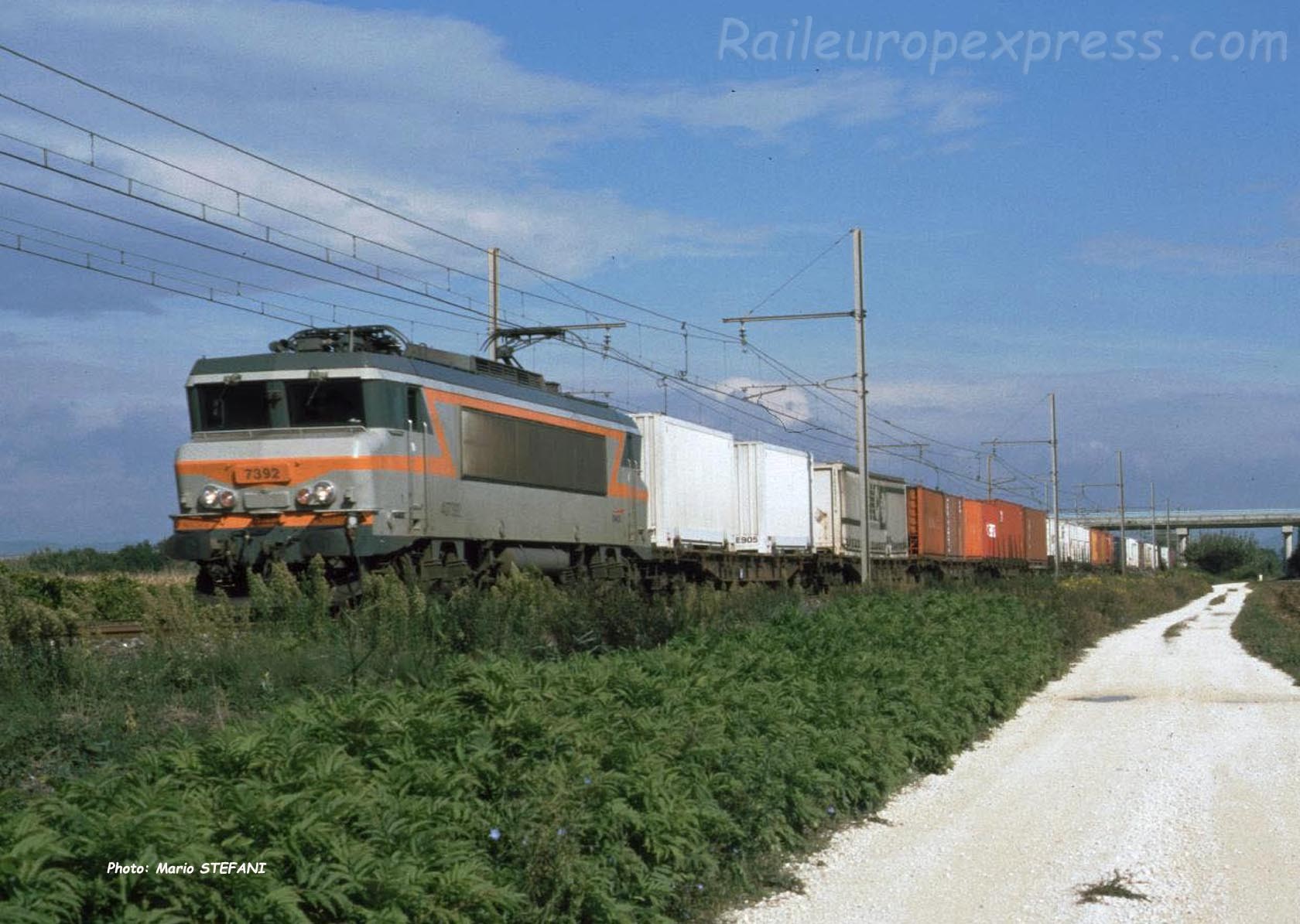 BB 7392 SNCF à Pierrelatte (F-26)