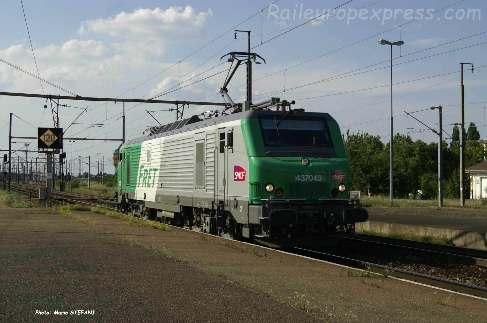 BB 37043 SNCF à Saint Louis (F-68)