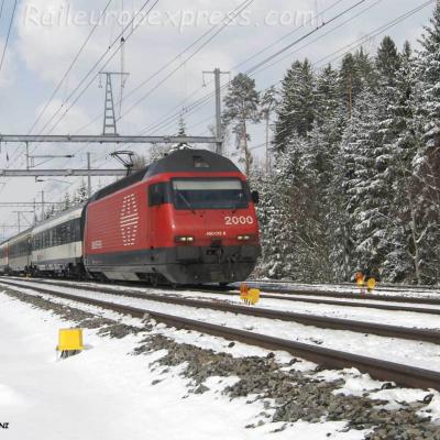 Re 460 012-8 CFF à Gümlingen (CH)