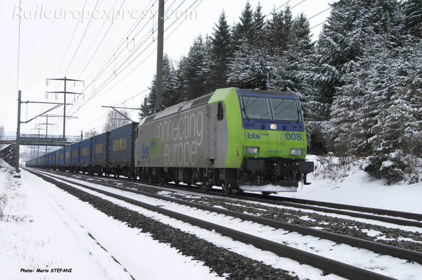 Re 485 008-7 BLS à Gümlingen (CH)