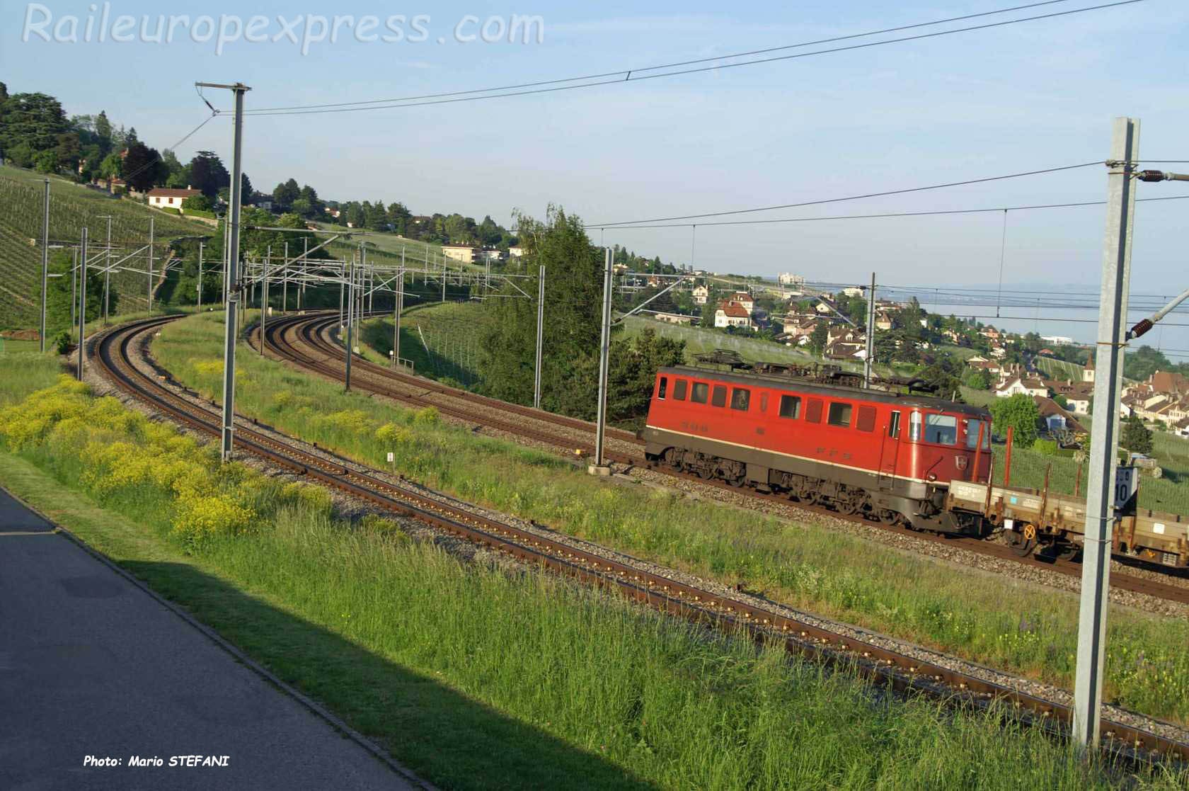 Ae 6/6 CFF à Auvernier (CH)