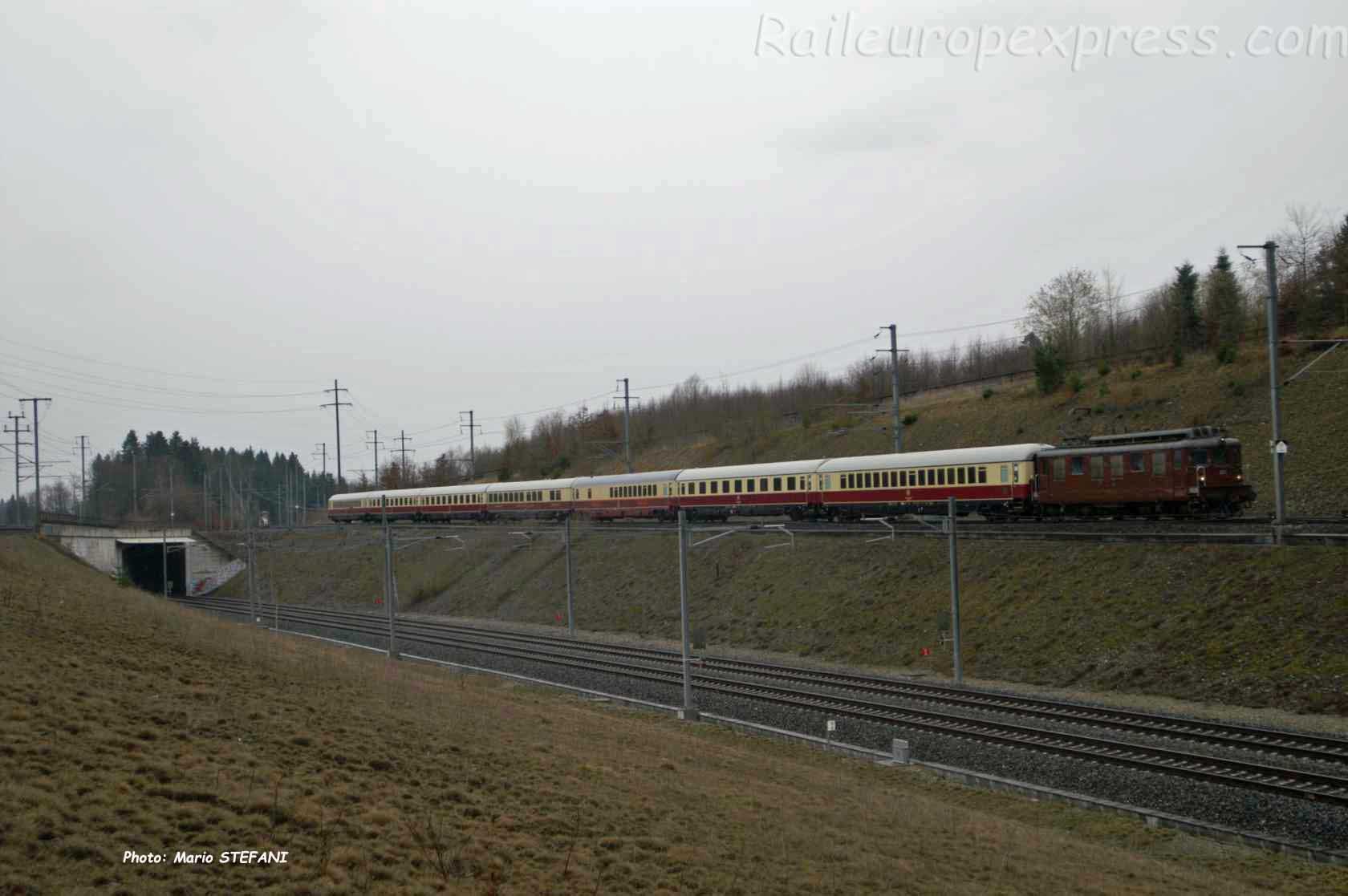 Ae 4/4 251 BLS à Mattstetten (CH)