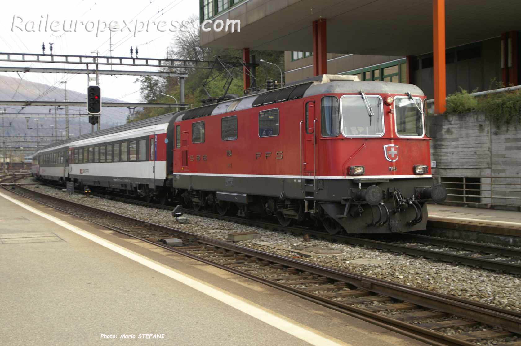 Re 4/4 II 11124 CFF à Spiez (CH)