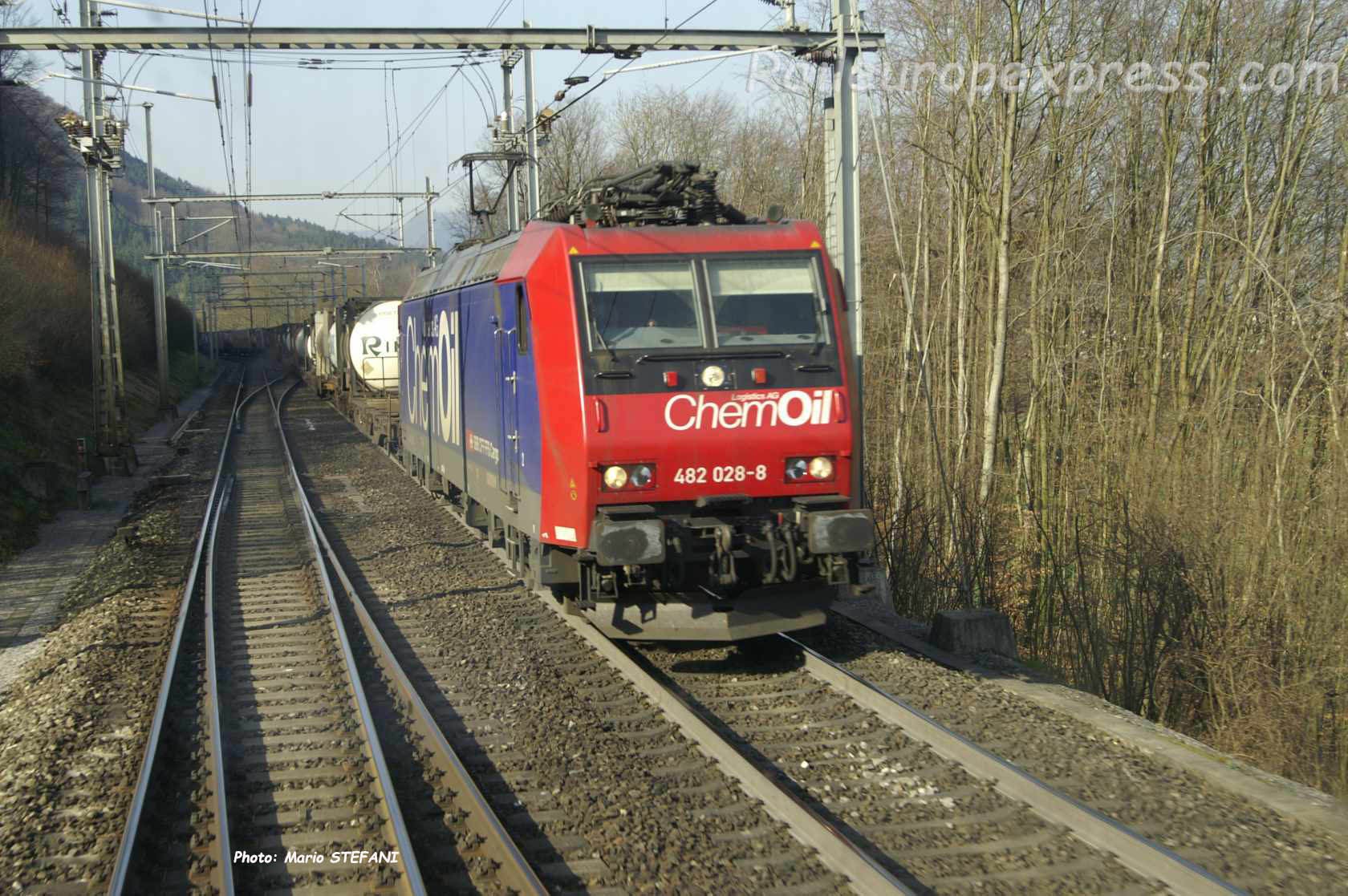 Re 482 028-8 CFF à Hornussen (CH)