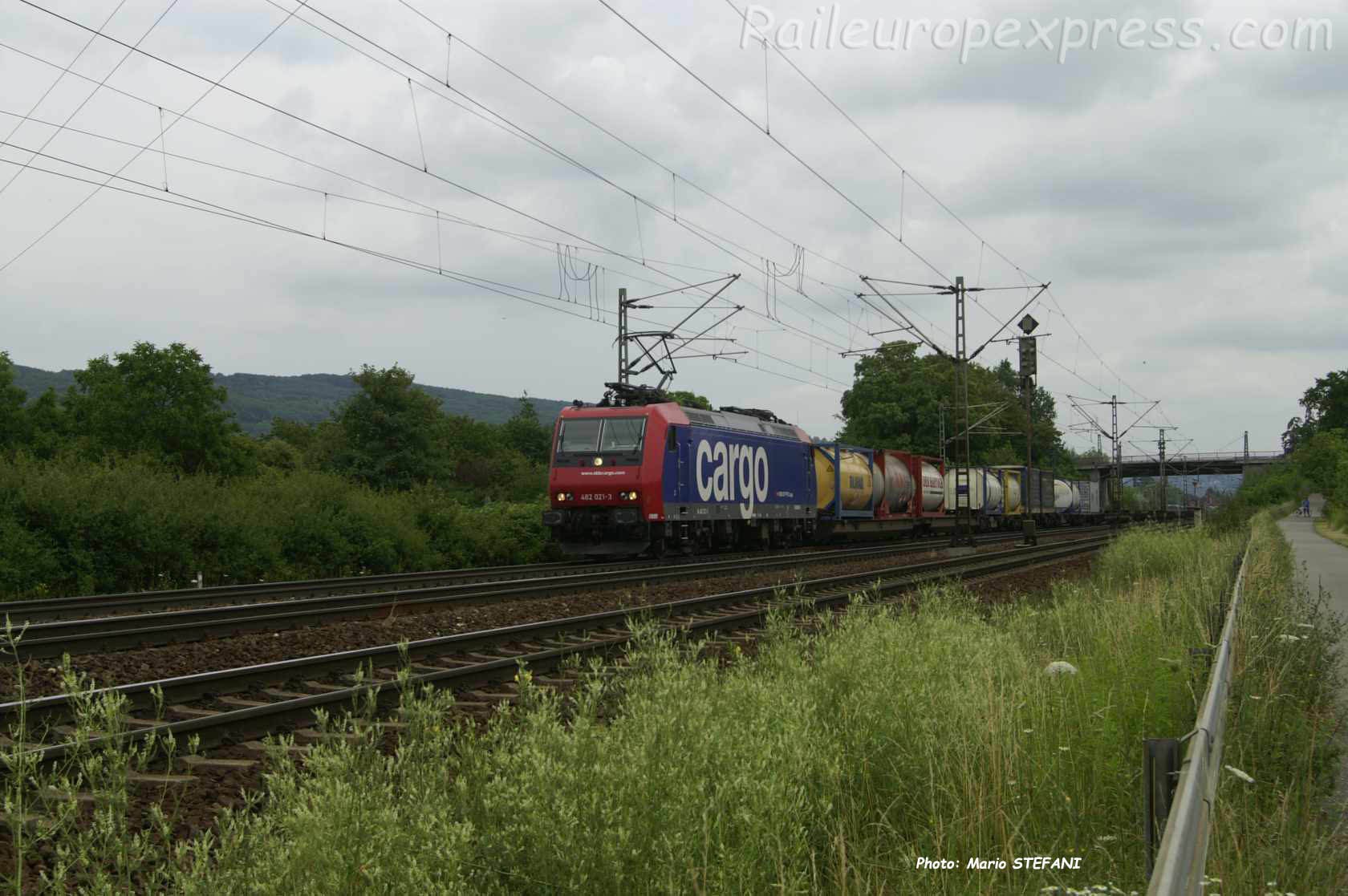 482 021-3 CFF à Eimeldingen (D)