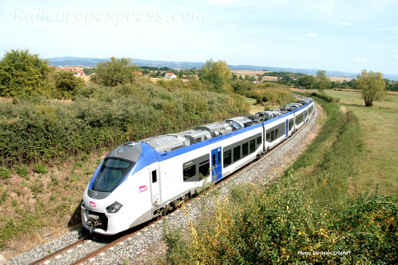 Rame Régiolis SNCF près d'Arvant (F-43)