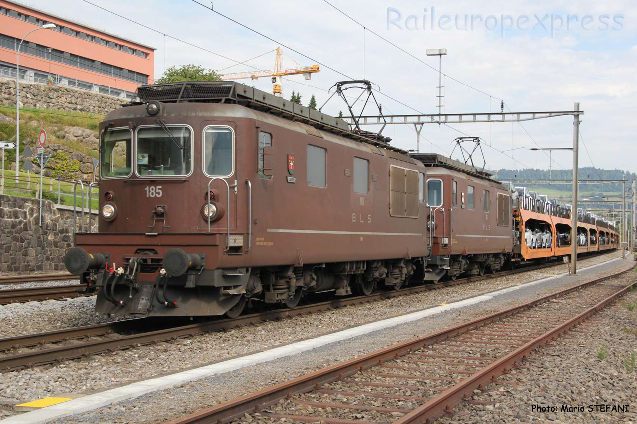 Re 4/4 185 BLS à Immensee (CH)