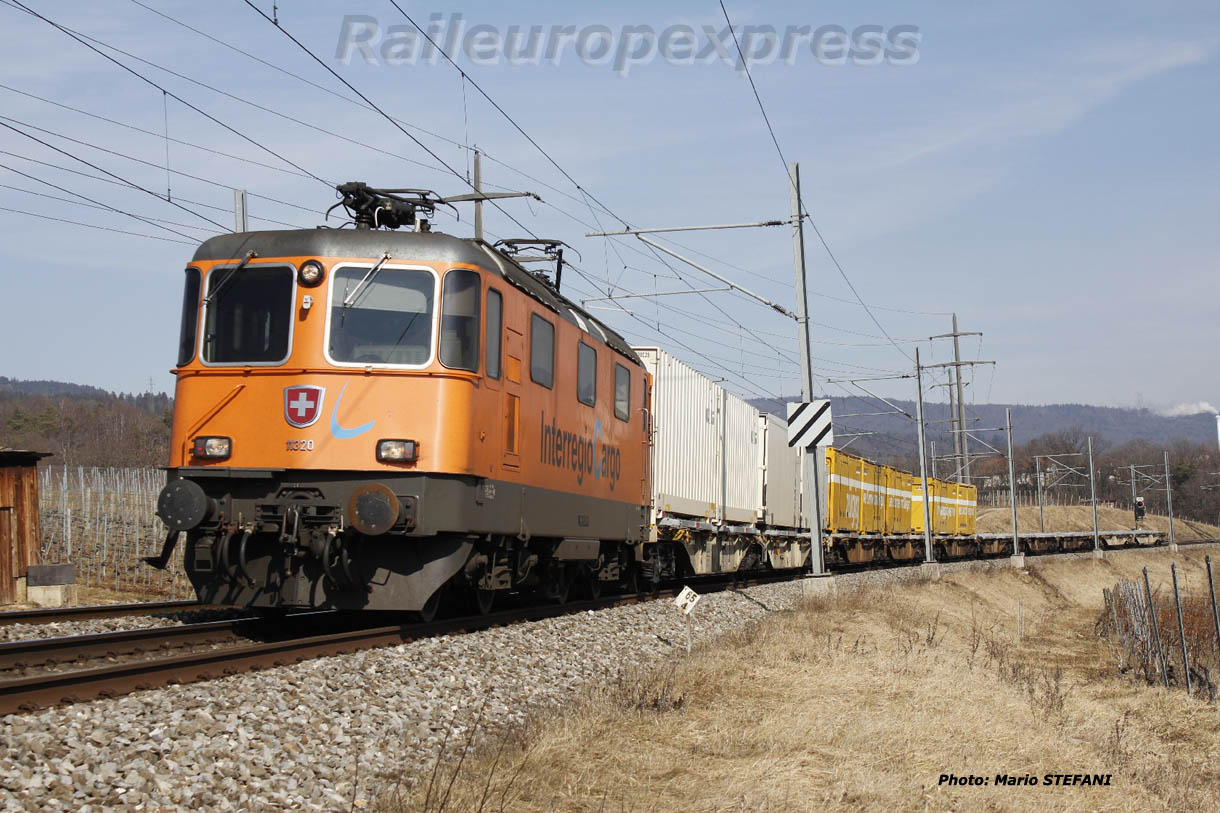 Re 4/4 II 11320 CFF à Boudry