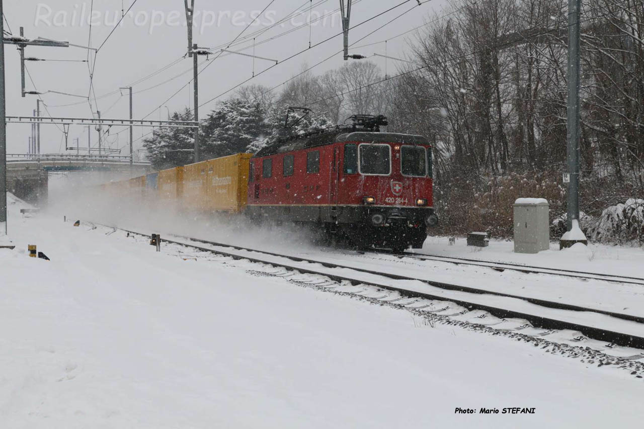 Re 420 264-4 CFF à Boudry (CH)