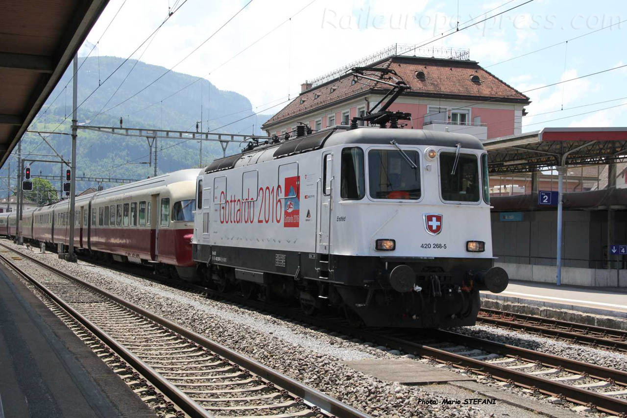 Re 420 268-5 CFF à Brunnen (CH)