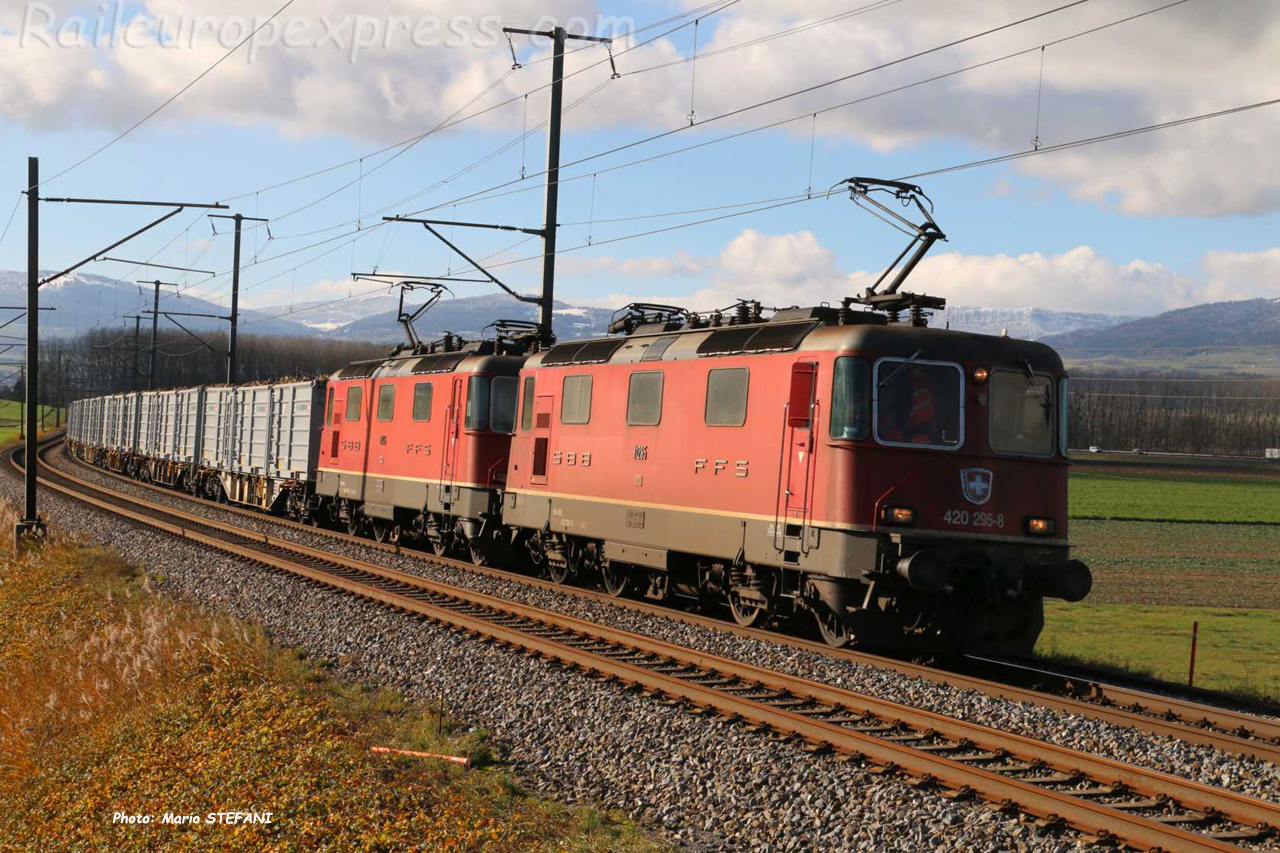 Re 420 295-8 CFF à Ependes (CH)