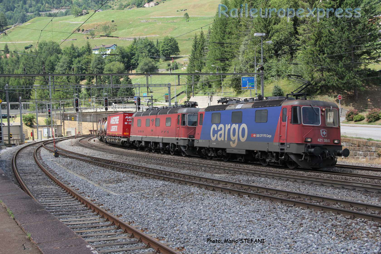 Re 421 388-0 CFF à Airolo (CH)