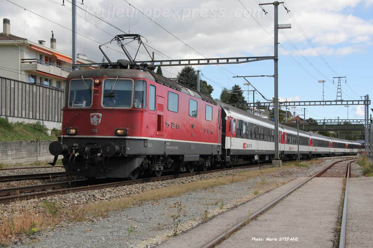 Re 4/4 11112 CFF à Auvernier (CH)