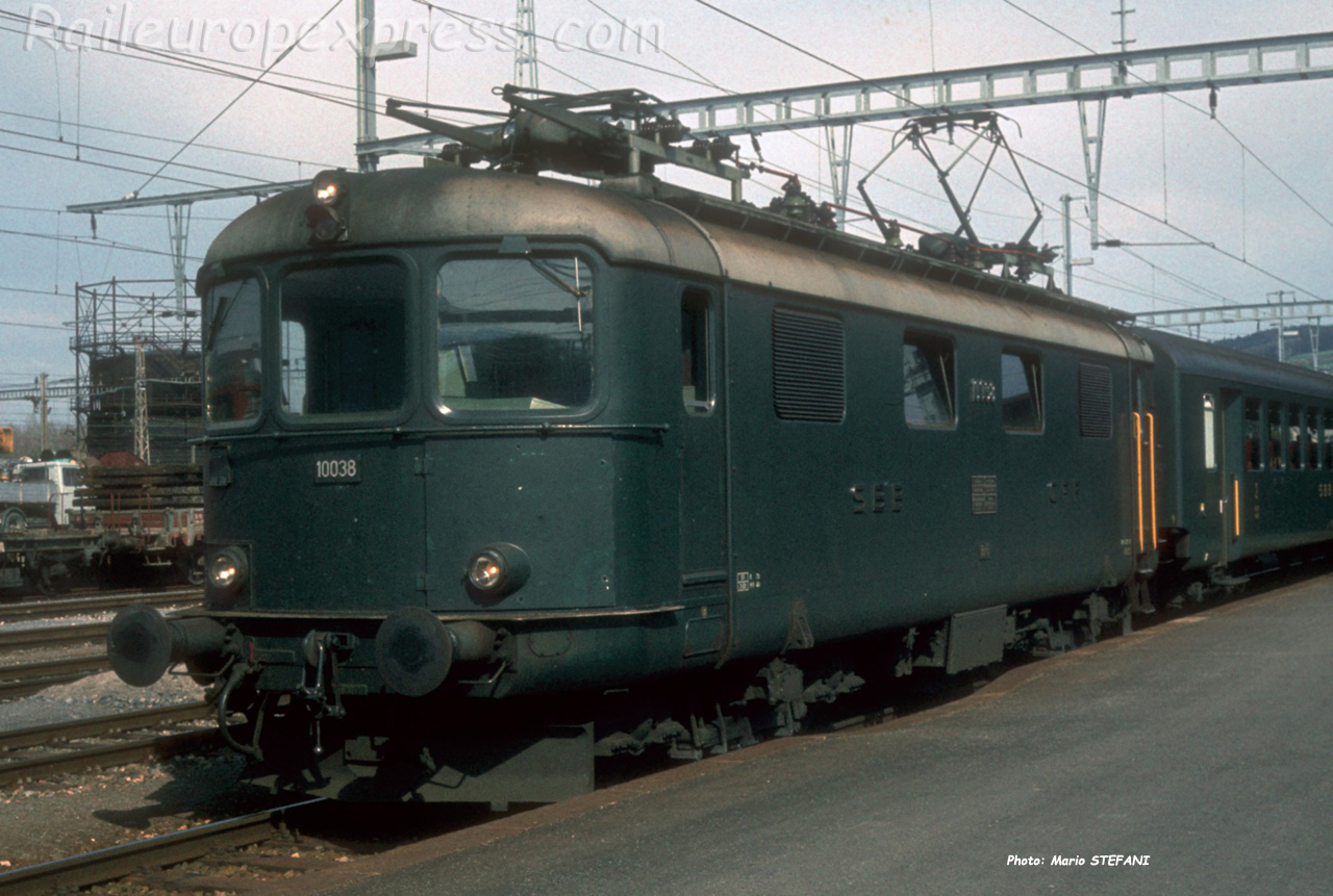 Re 4/4 I 10038 CFF à Yverdon (CH)