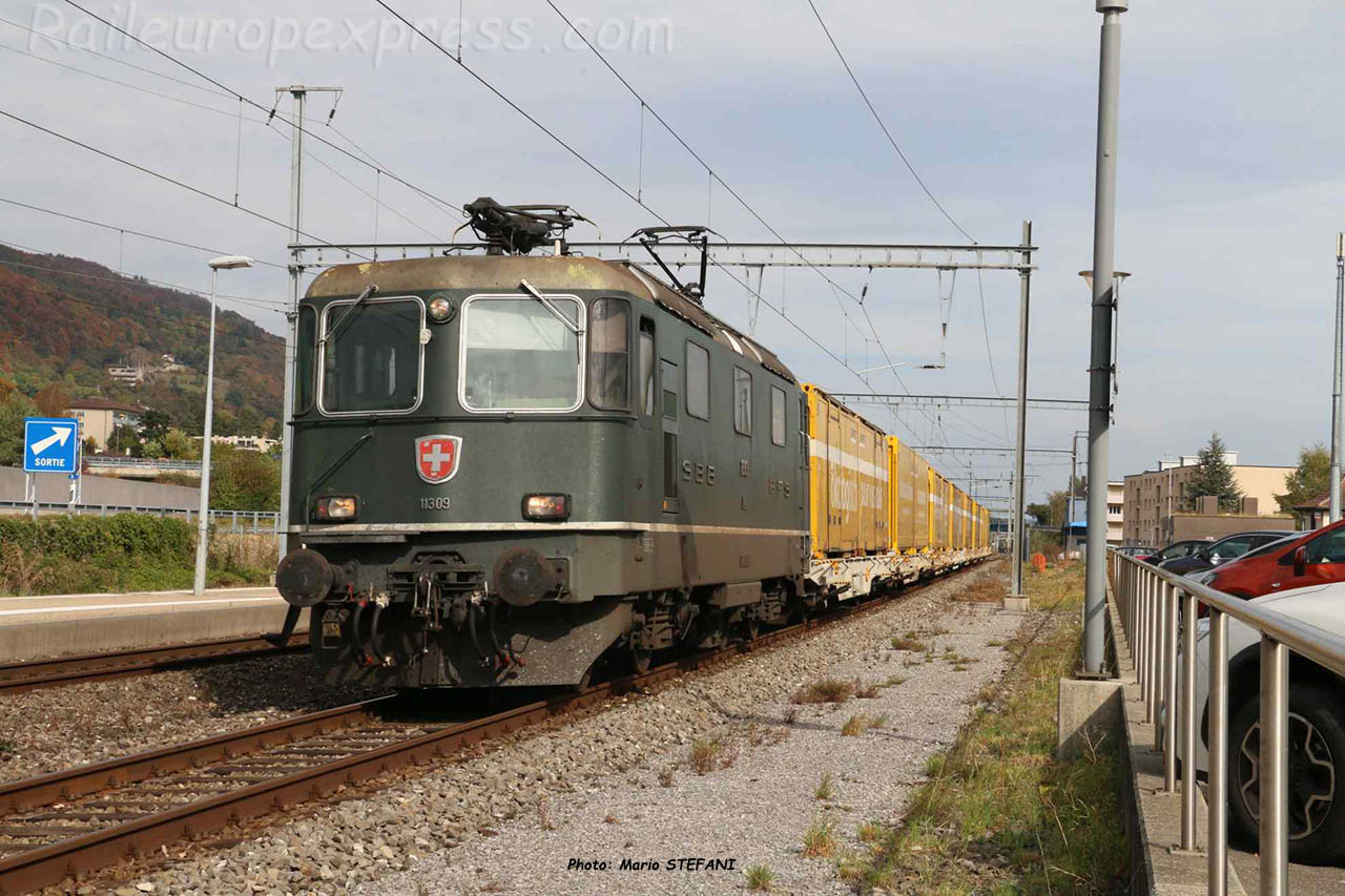 Re 4/4 II 11309 CFF Le Landeron (CH)