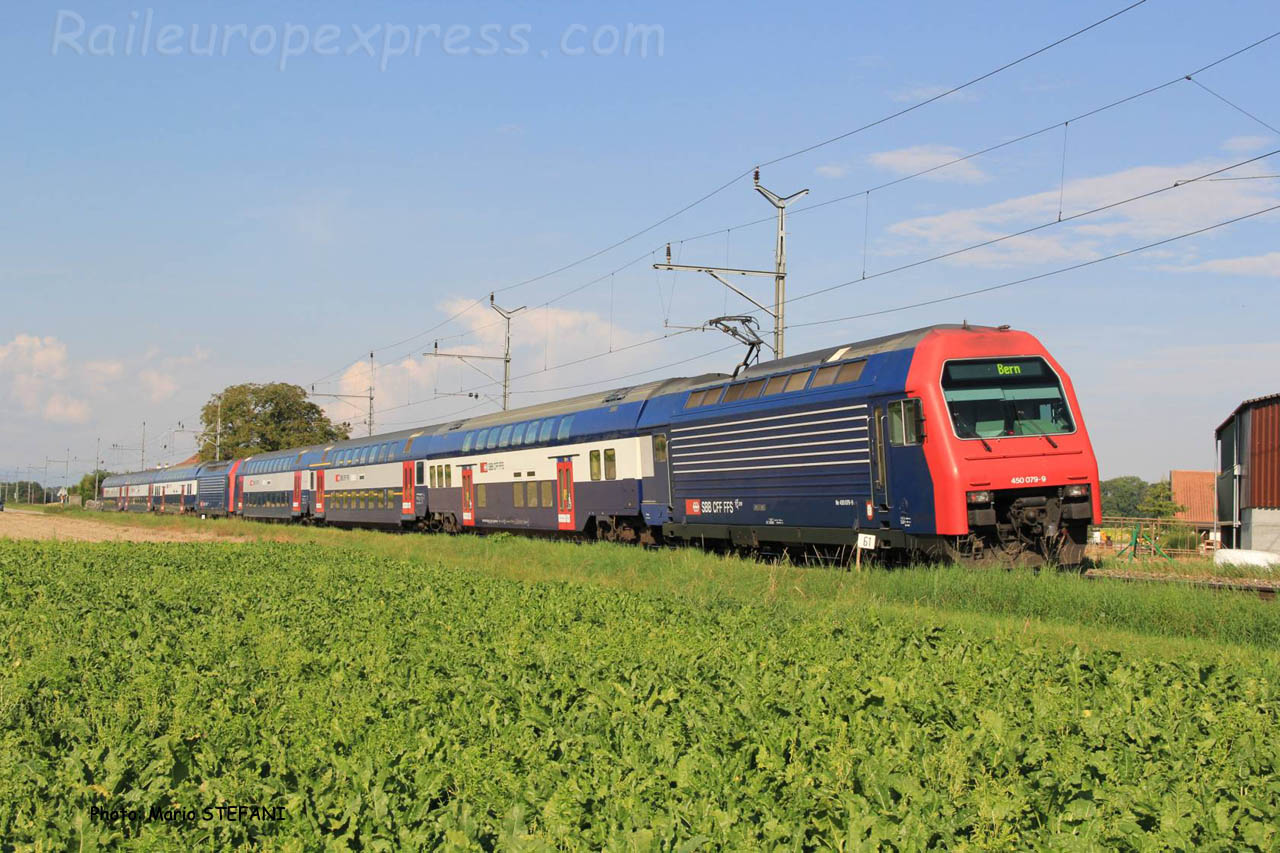 Re 450 079-9 CFF à Corcelles Nord (CH)