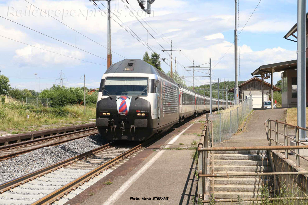 Re 460 028-4 CFF à Perroy (CH)