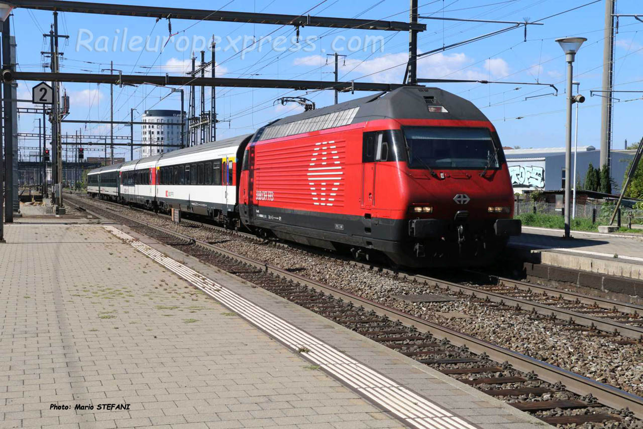 Re 460 CFF à Pratteln (CH)