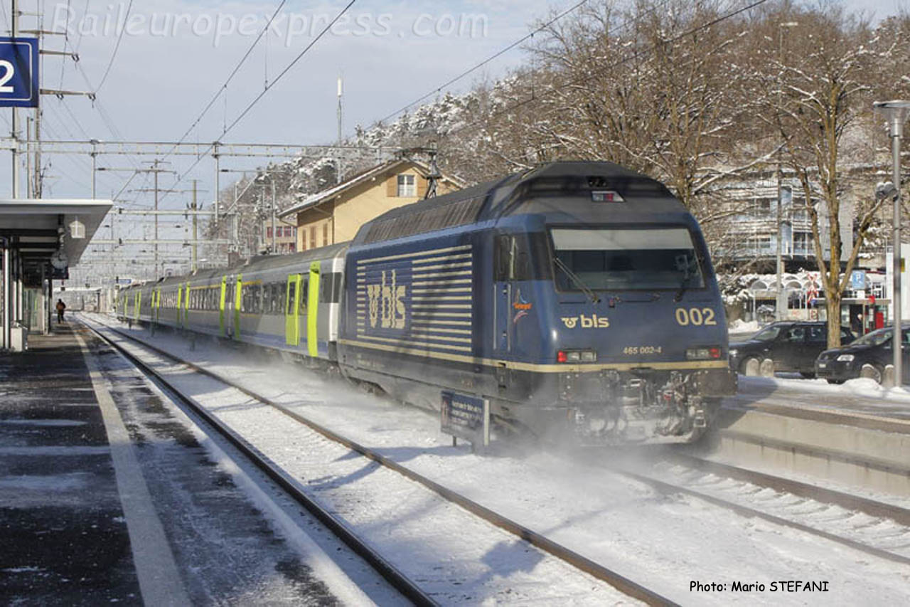 Re 465 002-4 BLS à Gümligen (CH)