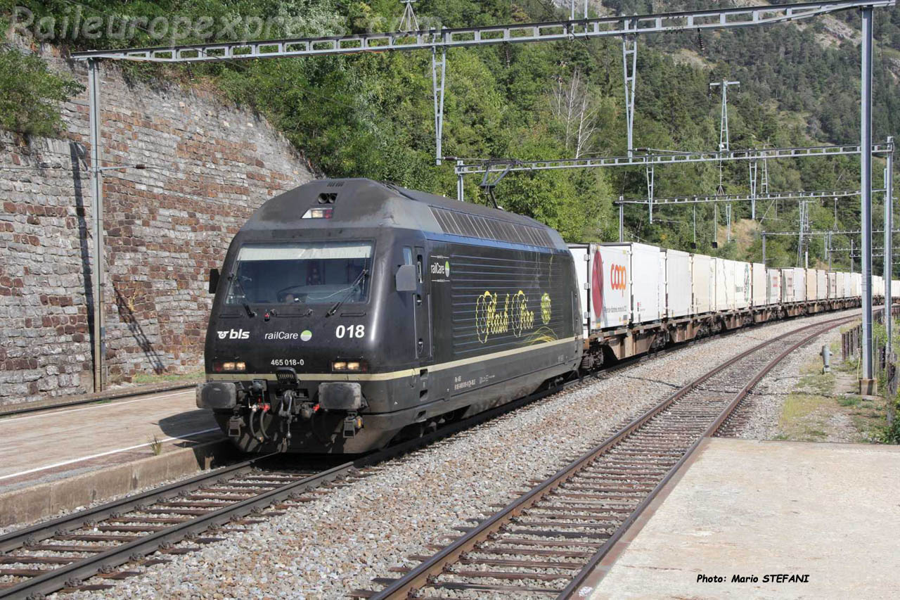 Re 465 018-0 BLS à Hohtenn (CH)