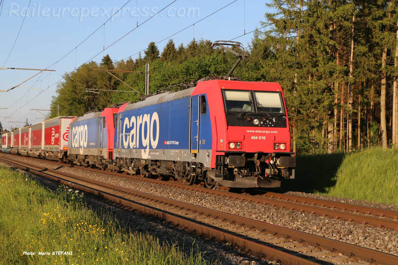 Re 484 016 CFF à Hindelbank (CH)