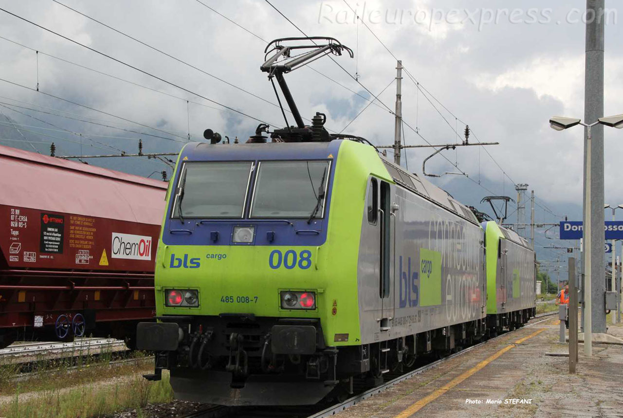 Re 485 008-7 BLS à Domodossola (I)