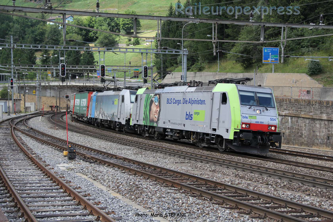 Re 486 504 BLS à Airolo (CH)