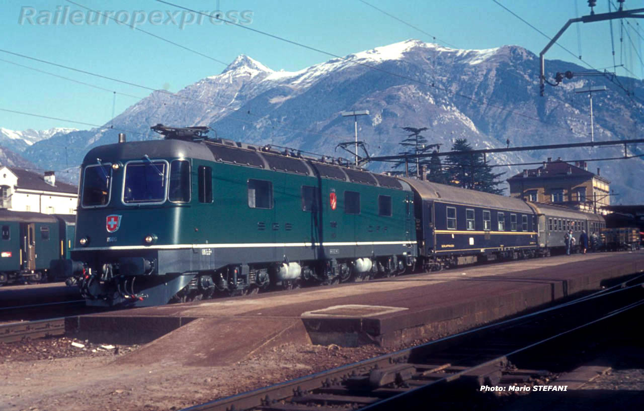 Re 6/6 11606 CFF à Bellinzona (CH)