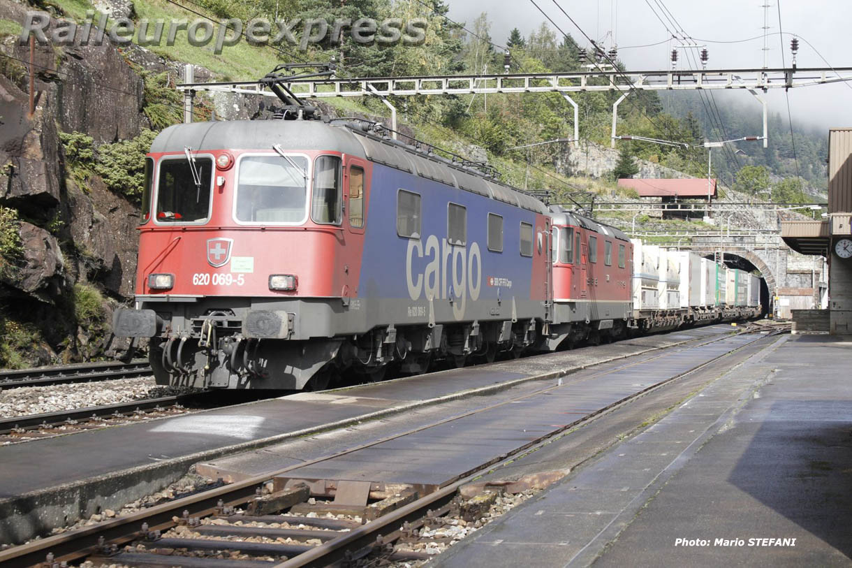 Re 620 069-5 CFF Cargo à Wassen