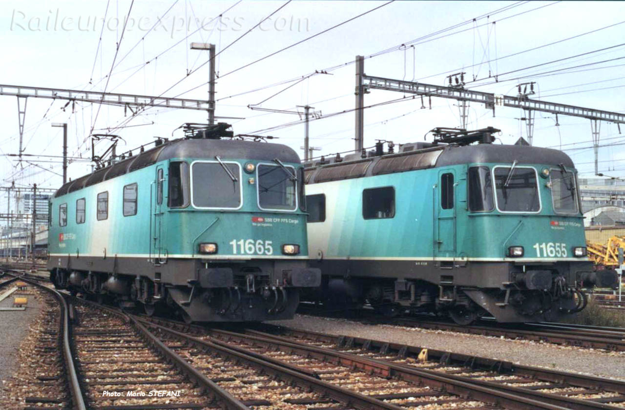 Re 6/6 11665 et 55 CFF à Basel (CH)