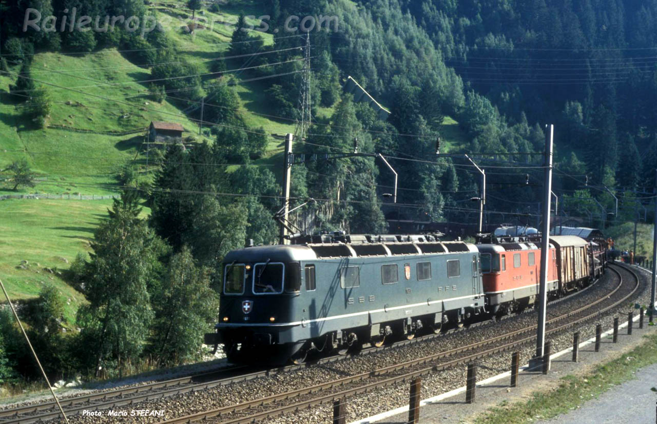 Re 66 CFF à Wassen (CH)