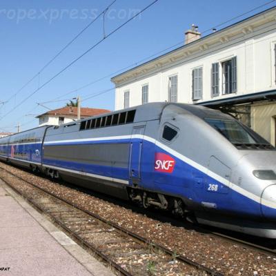 TGV Duplex 268 en gare des Arcs Draguignan (F-83)