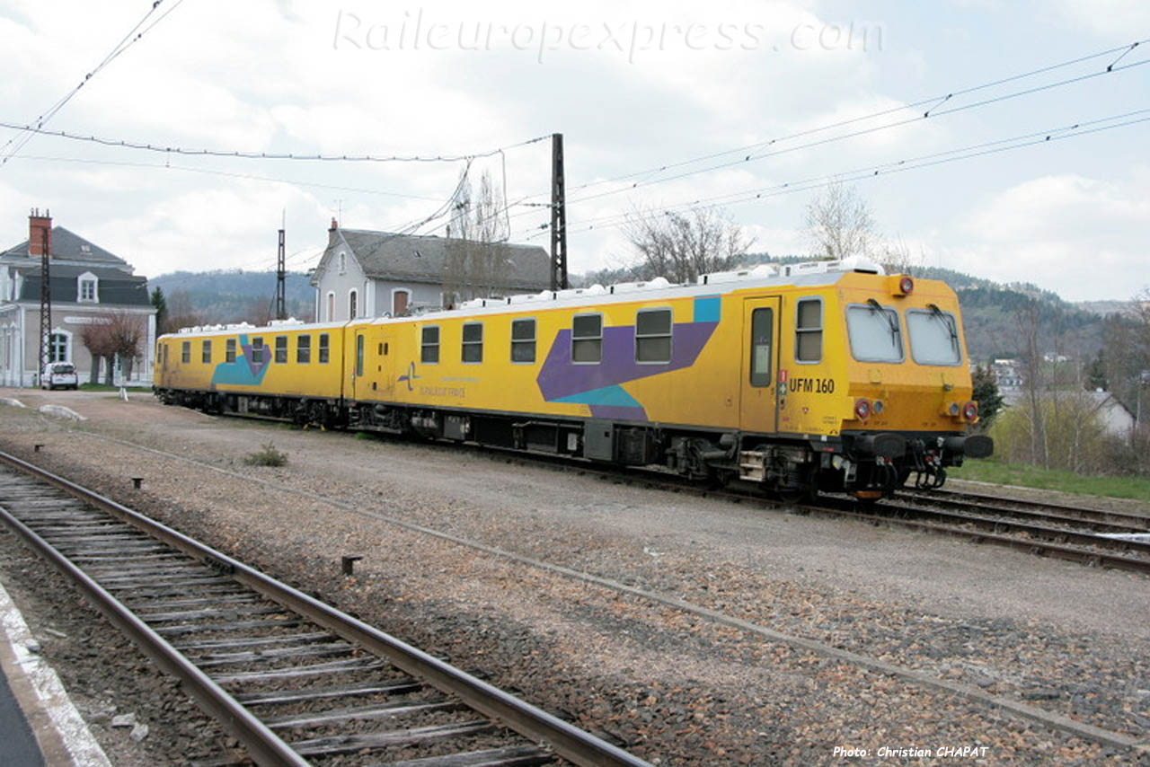 Train UFM 160 à Neussargues (F-15)