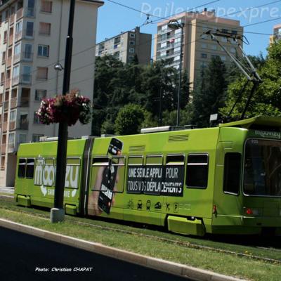 Tramway de Saint Etienne (F-42) en pelliculage appli Euro 2016