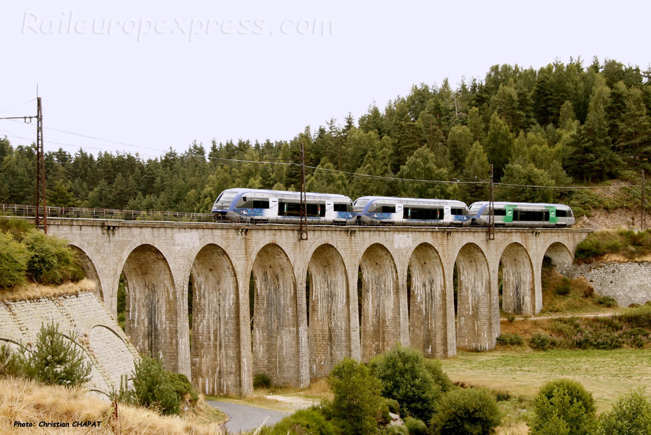 UM 3 d'X 73500 Viaduc de Rmeize (F-48)