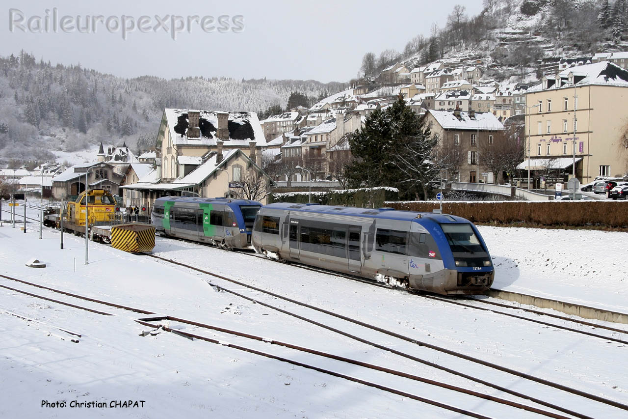 UM d' X 73500 SNCF à Murat (F-15)