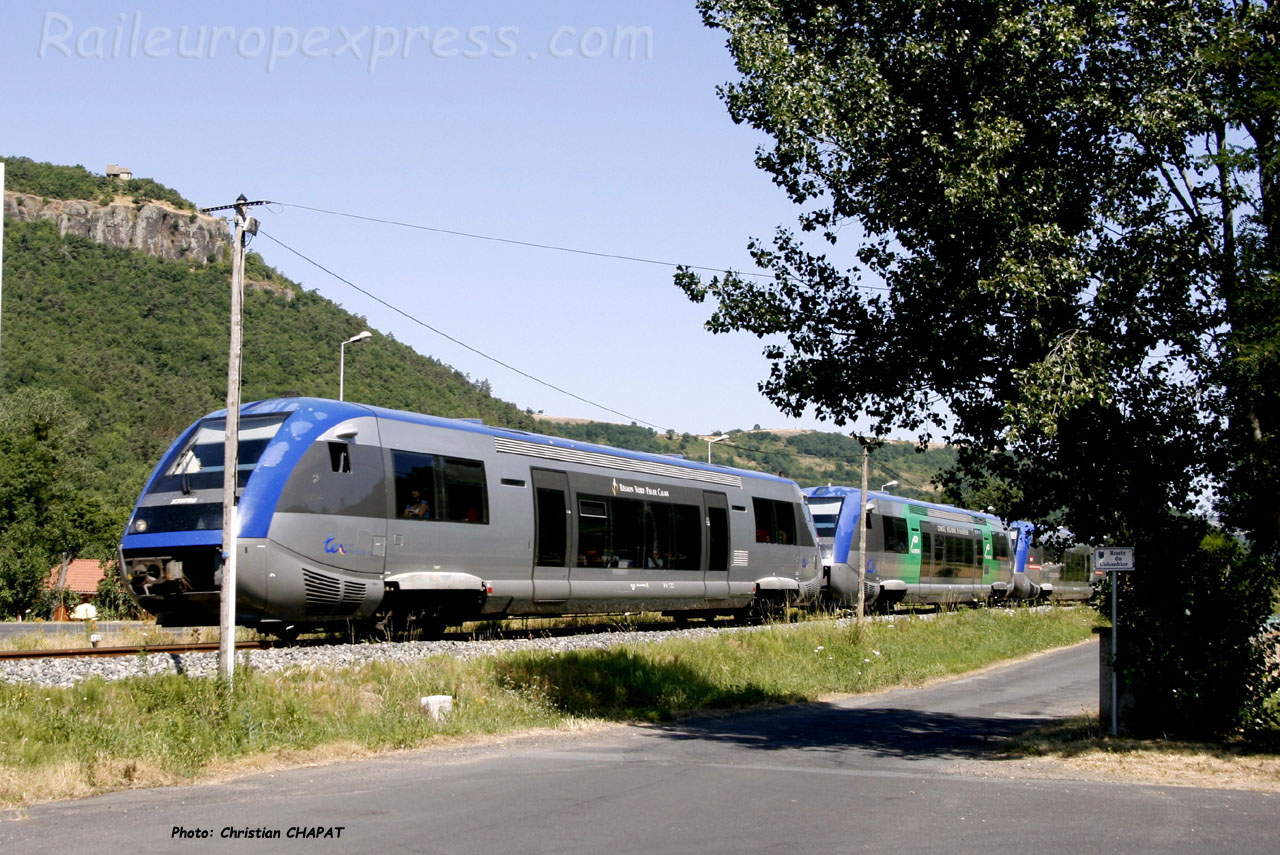 UM d'X 73500 SNCF à Massiac (F-15)