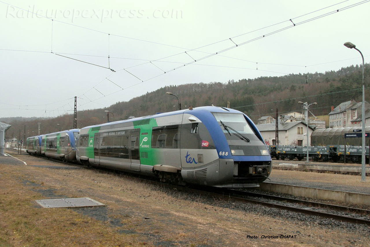 UM d'X 73500 SNCF à Neussargues (F-15)