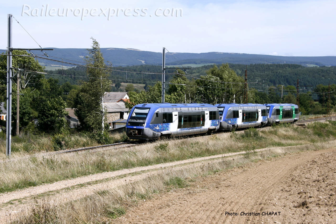 UM d'X 73500 SNCF à Ruynes en Margeride (F-15)