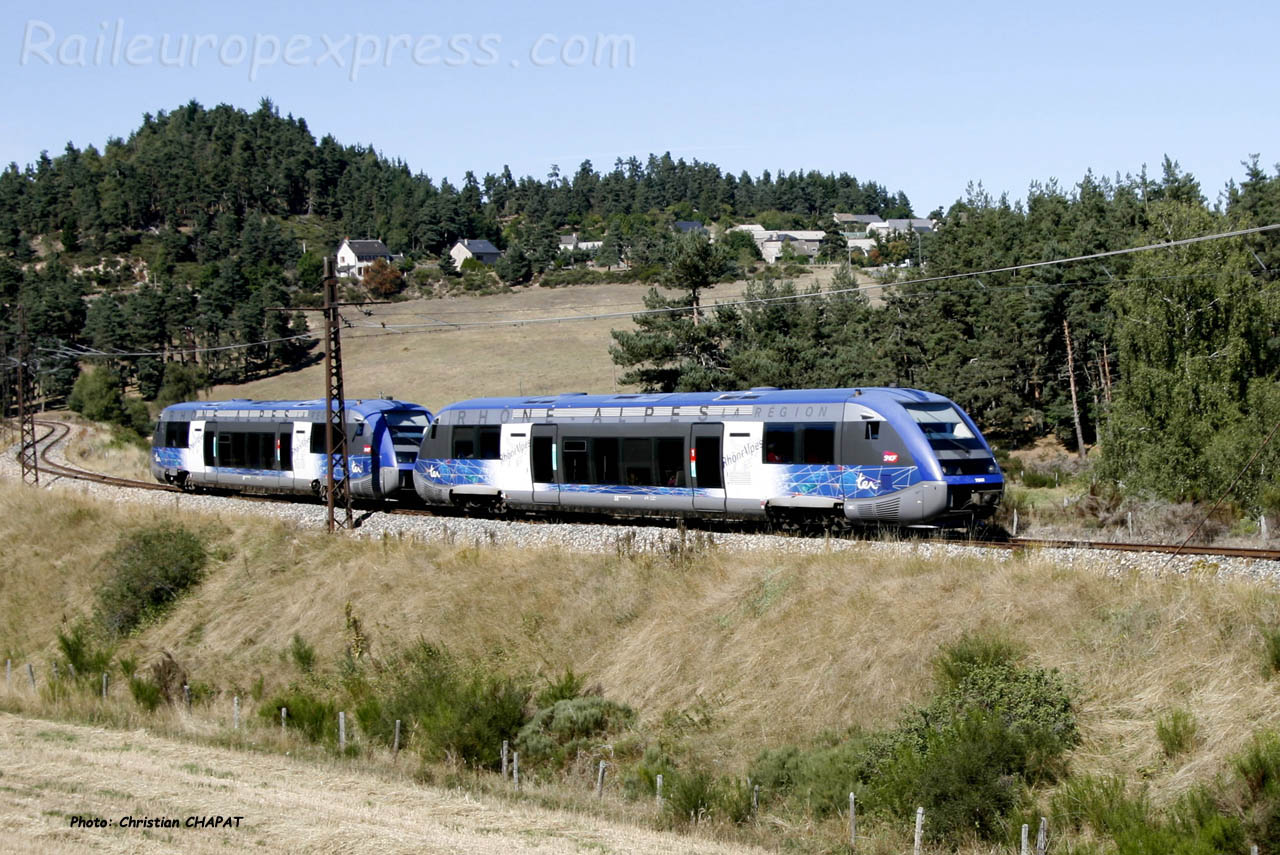 UM d'X 73500 SNCF à Saint Sauveur de Peyre (F-48)