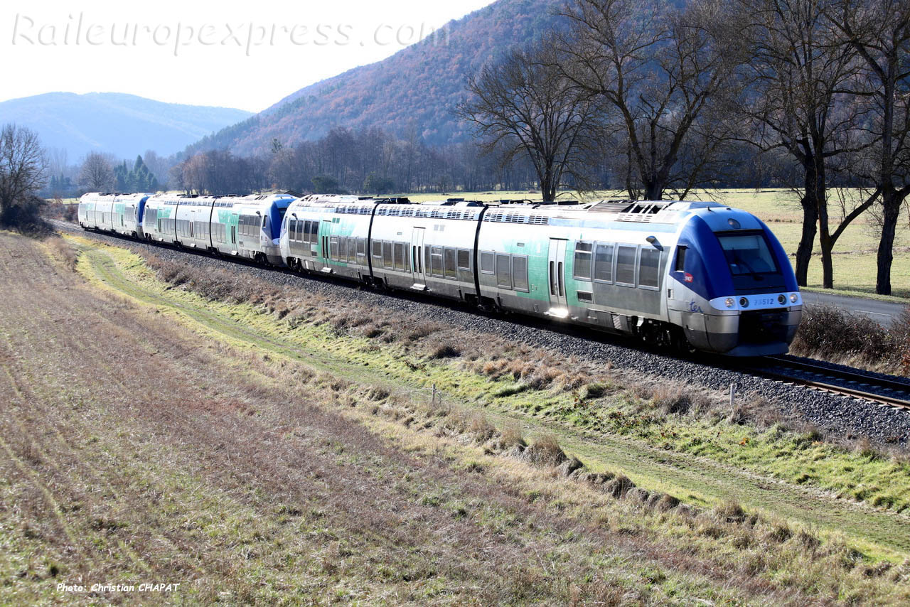 UM d'XGC SNCF à Massiac (F-15)