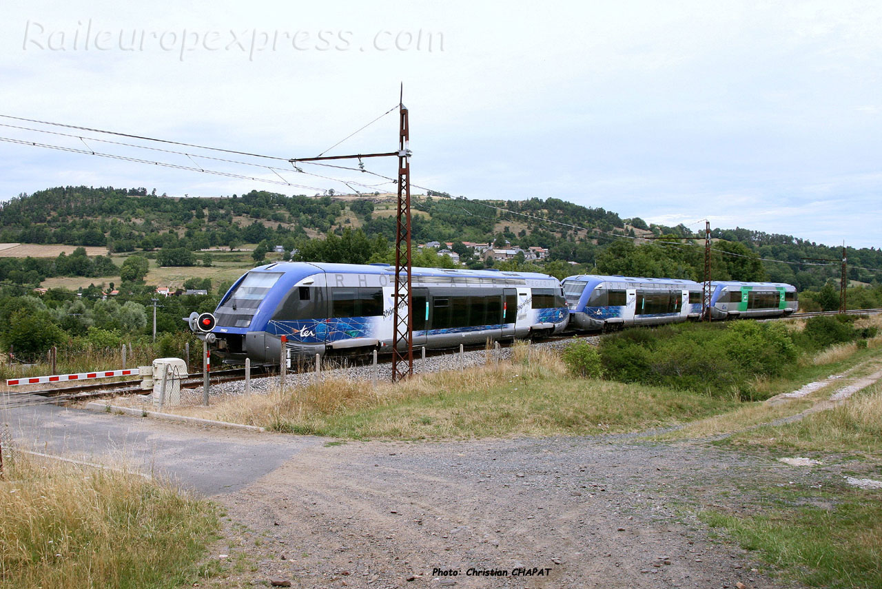 UM triple d'X 73500 SNCF à Andelat (F-15)